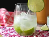 Tarif Limonlu caipirinha: kokteyl çalkalayıcı olmadan yapımı kolay brezilya içeceği