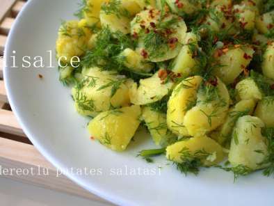 Tarif Mi̇krodalgada patates közlemesi̇ ve dereotlu patates salatasi