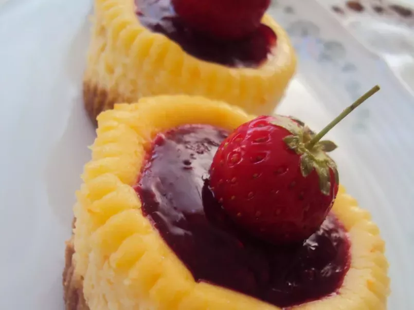 Frambuaz Soslu Mini Cheesecake'ler - fotoğraf 2