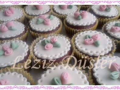 Red Velvet Cupcakes - fotoğraf 2