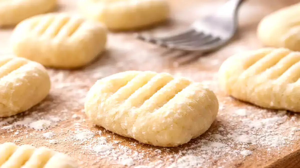 4) Gnocchi'yi çatlaklarla işaretlemek