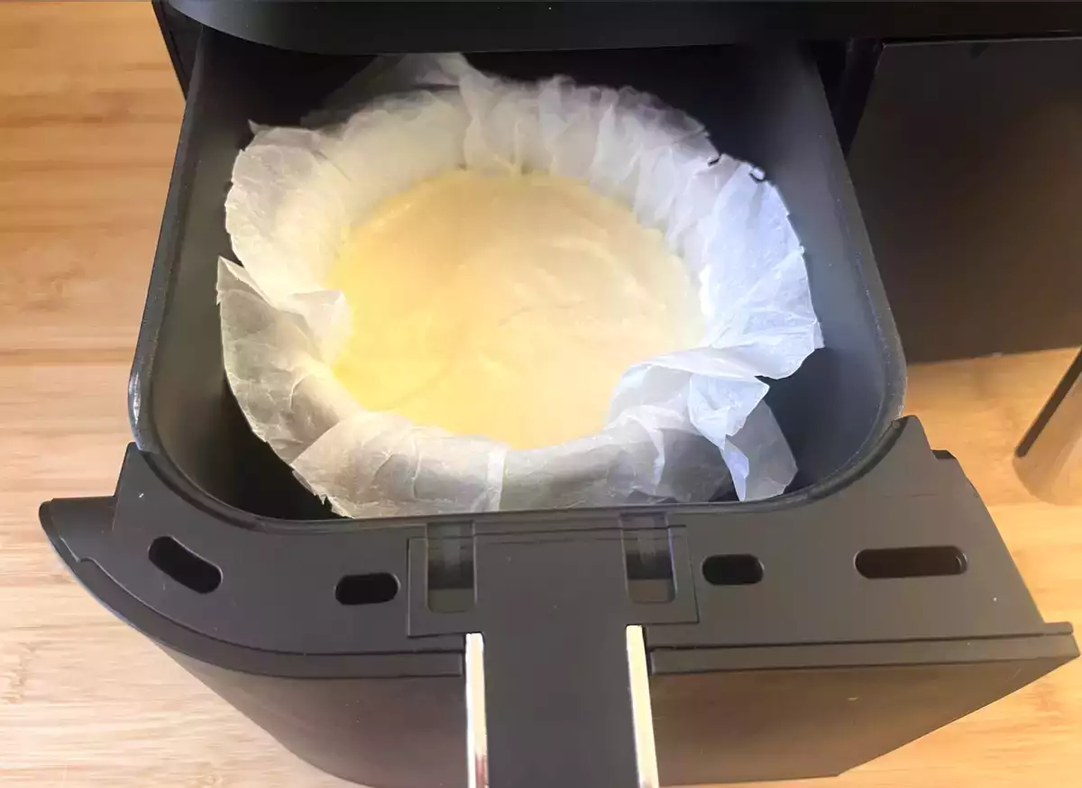 Adım 3 - Airfryer'a koyun ve buzdolabında dinlendirin