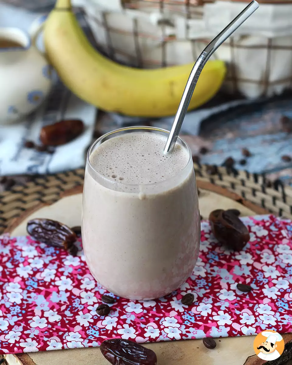 Kahve ve hurmalı smoothie