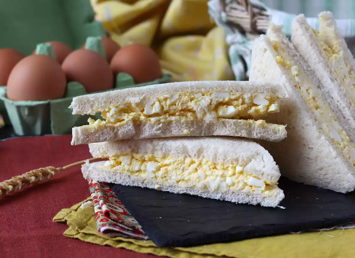 1. Tamago Sando: yumuşak Japon sandviçi