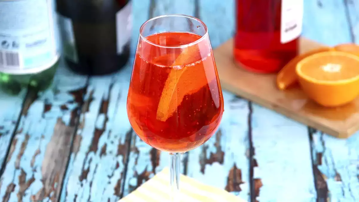 Aperol Spritz (İtalya)