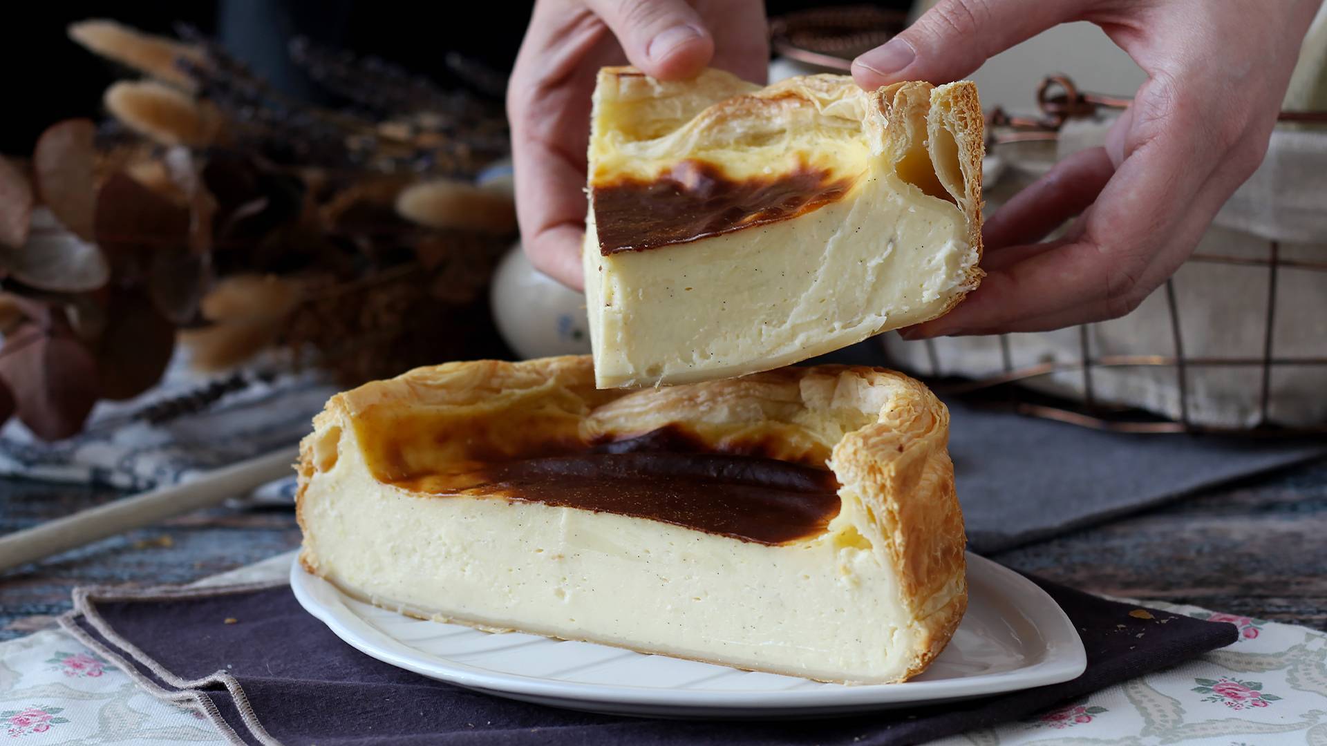 Büyük şehirleri kasıp kavuran otantik Fransız tatlısı flan parisien'i evde nasıl hazırlayacağınızı öğrenin.