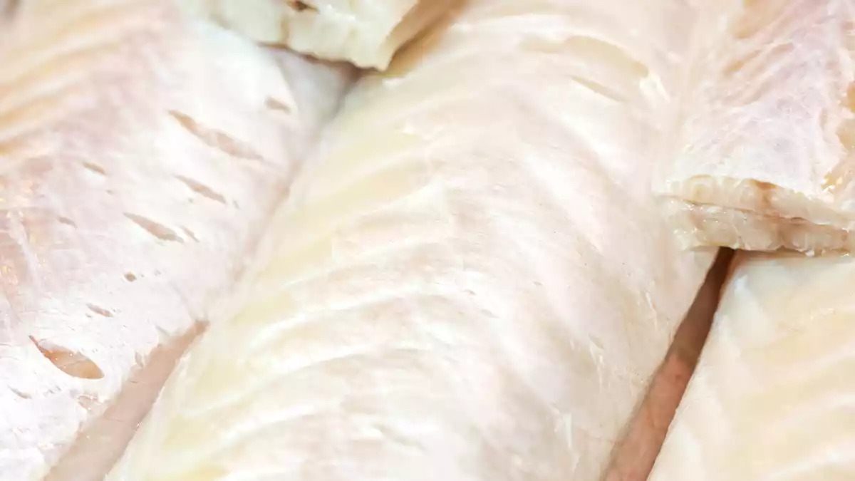 Morina balığı nasıl tuzdan arındırılır. Sabır, soğuk su ve bilgi birikimi. Bir şef bunu böyle yapardı