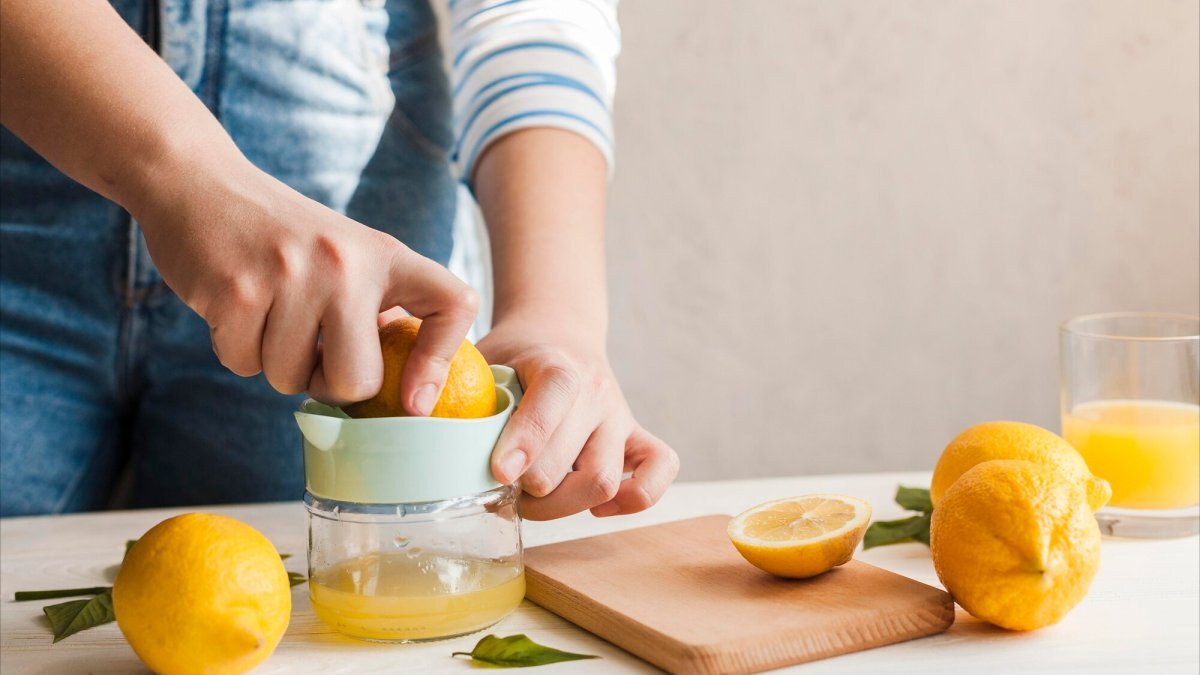 Limondan daha fazla meyve suyu nasıl çıkarılır: Hızlı ve kolay ipuçları