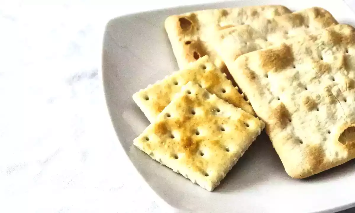 Krakerlerin neden delikleri vardır? Gerçek neden ortaya çıktı