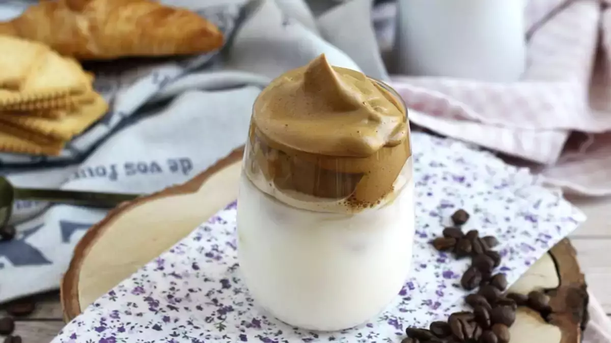 Yaz için soğuk demleme kahve tarifleri: frappuccino'dan affogato'ya, kolay ve orijinal fikirler