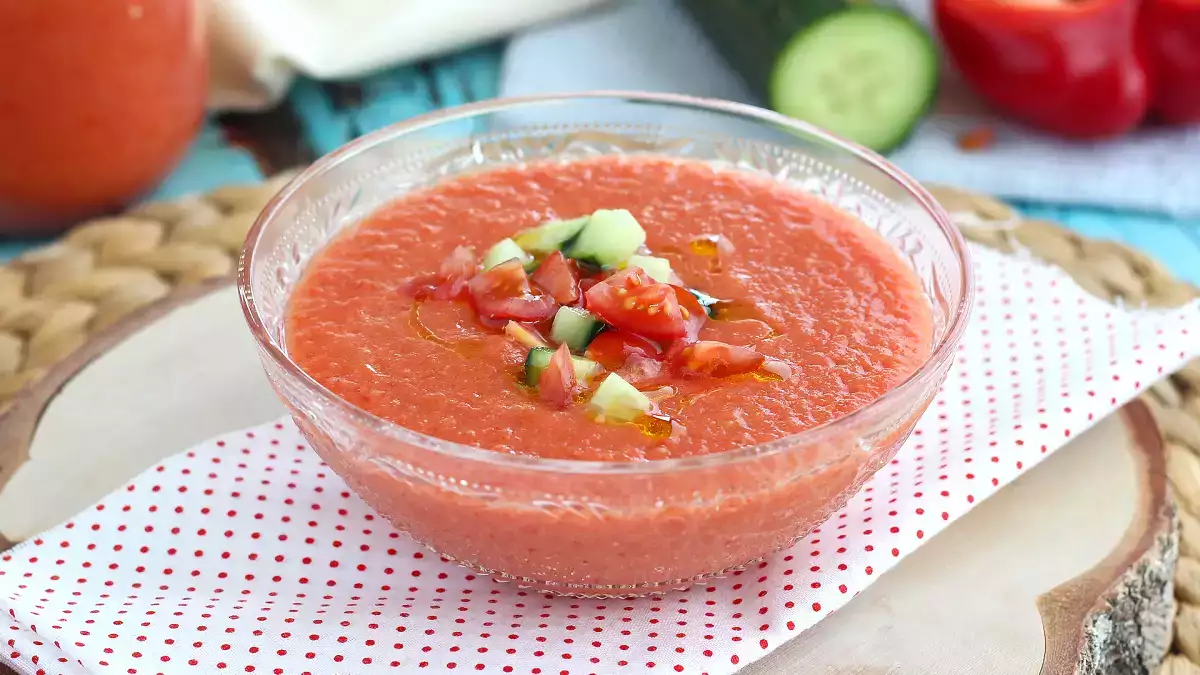 İspanya'ya gittiyseniz mutlaka tatmışsınızdır: İşte evde 10 dakikada gerçek gazpacho nasıl yapılır!