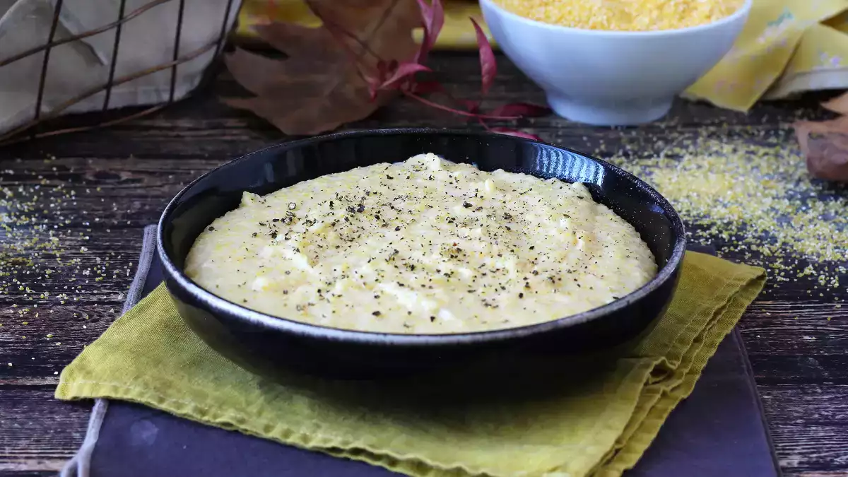 Mükemmel kremalı polentanın sırrı nedir? Sadece su değil, özel bir malzeme!