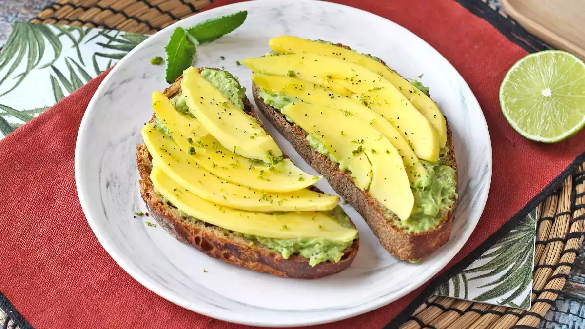 Kahvaltınızı değiştirecek Avokadolu Tost (8 dakikada hazır)