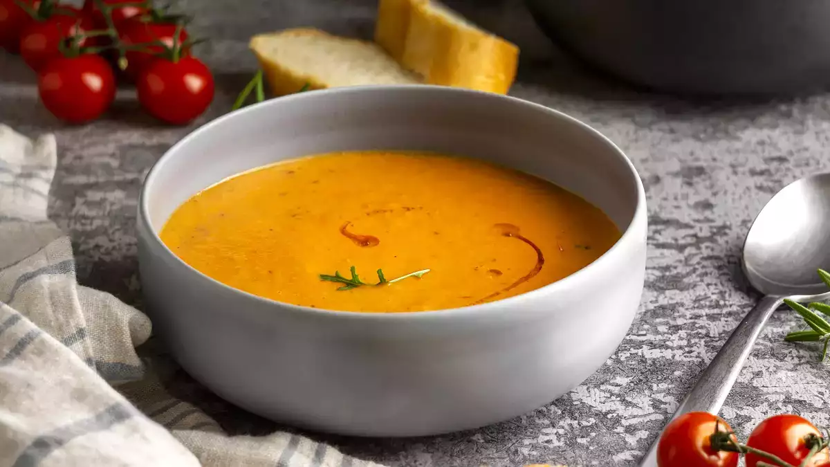 9 kremalı çorba, sanki tazeymiş gibi mükemmel bir şekilde (kesilmeden) çözülür