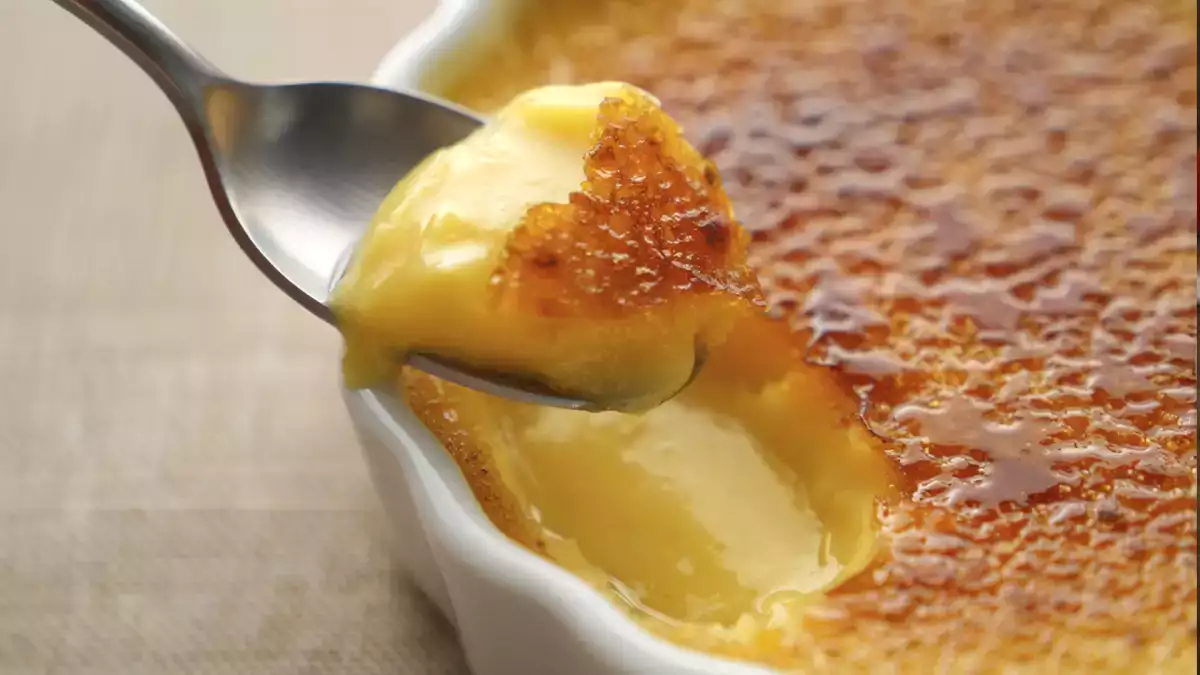 Yumurta sarısını akıllıca kullanabileceğiniz ve karşı konulmaz tatlılara dönüştürebileceğiniz 13 tarif