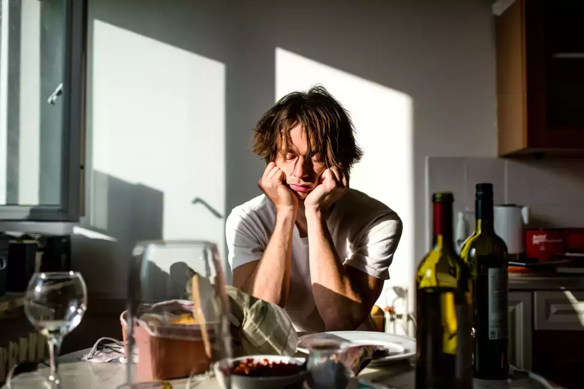 Alkollü yemeklerden veya partilerden sonra vücudunuzu nasıl rehidrate edersiniz?