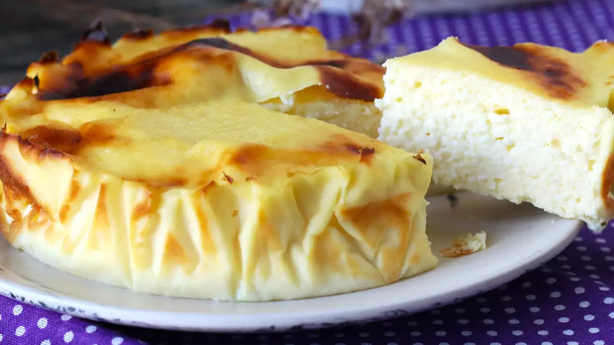 Hava fritözünde sağlıklı cheesecake. Zorluk çekmeden tadını çıkarmak için tatlı özlem.