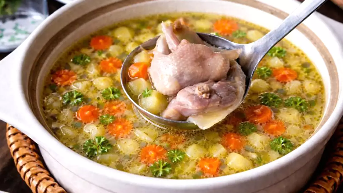 Tavuğun en çok kolajen, lezzet ve inanılmaz tarifler içeren kısımlarını (farkında olmadan) çöpe atıyorsunuz