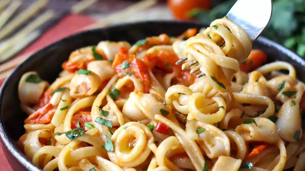 4 dakikada hazır dondurulmuş balıkla ilk yemek: öğle ve akşam yemeklerinden tasarruf etmenizi sağlayan kolay, lezzetli ve akıllı tarifler