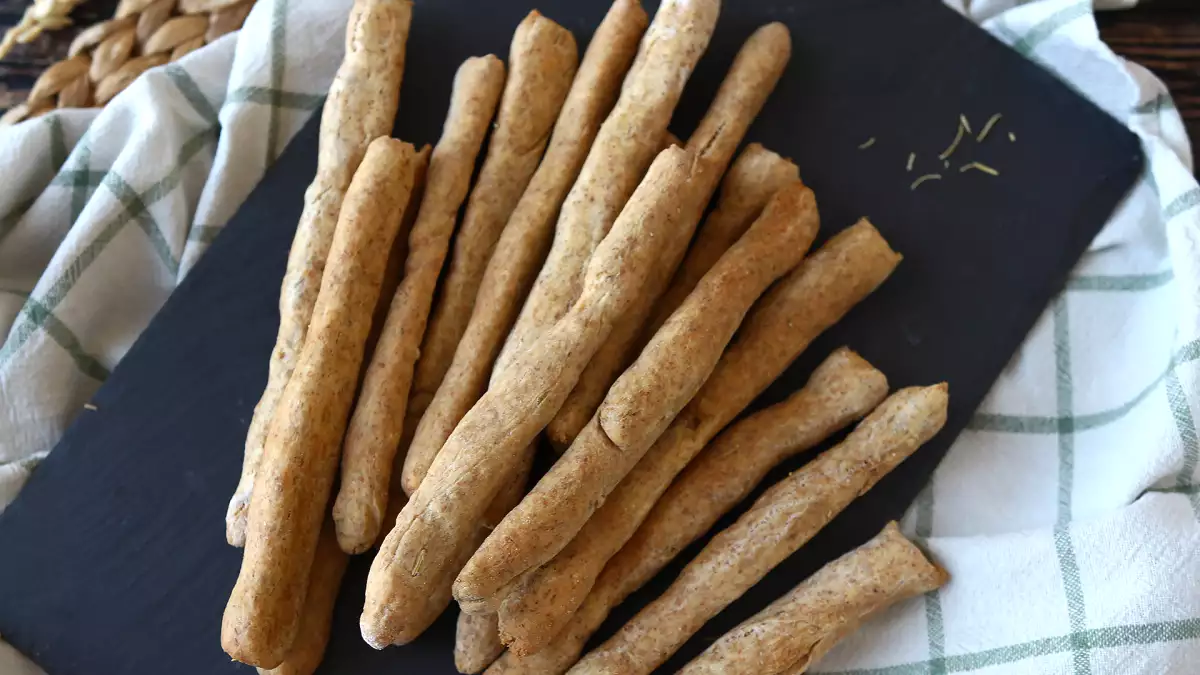 Paylaşmak için 9 lezzetli ve çıtır fikir: her akşamı küçük bir etkinliğe dönüştüren kolay atıştırmalıklar