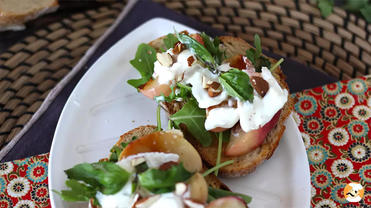 Brunch sandviçleri, simitleri ve tostları için fikir mi arıyorsunuz? İşte size ilham verecek 14 tarif!