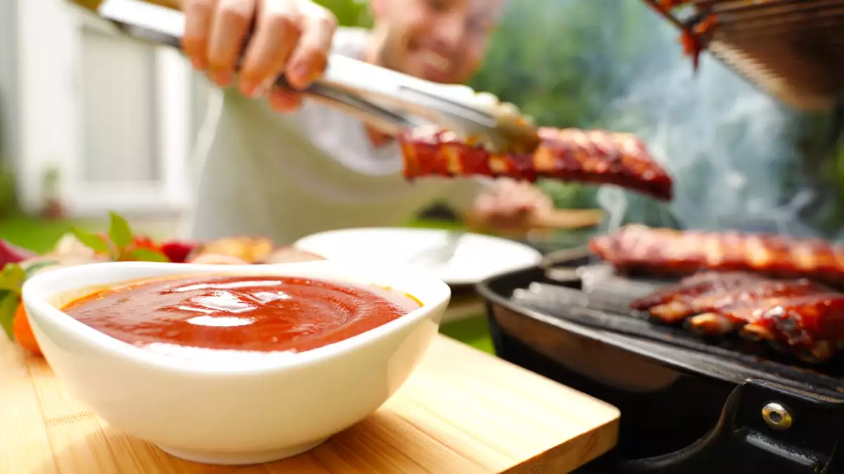Barbekü sosu: evde yapın ve her eti dönüştürün