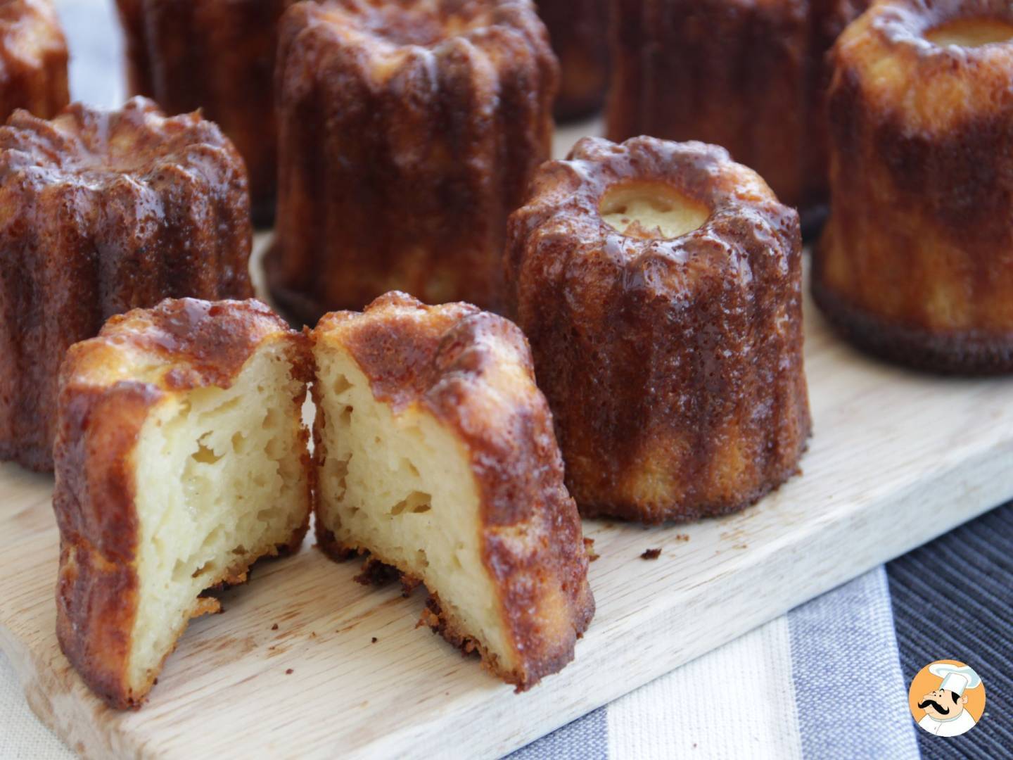 Canelés: Bordeaux'dan tatlı bir hazine. Tarifi ve nasıl mükemmel hale getirileceğine dair ipuçları.