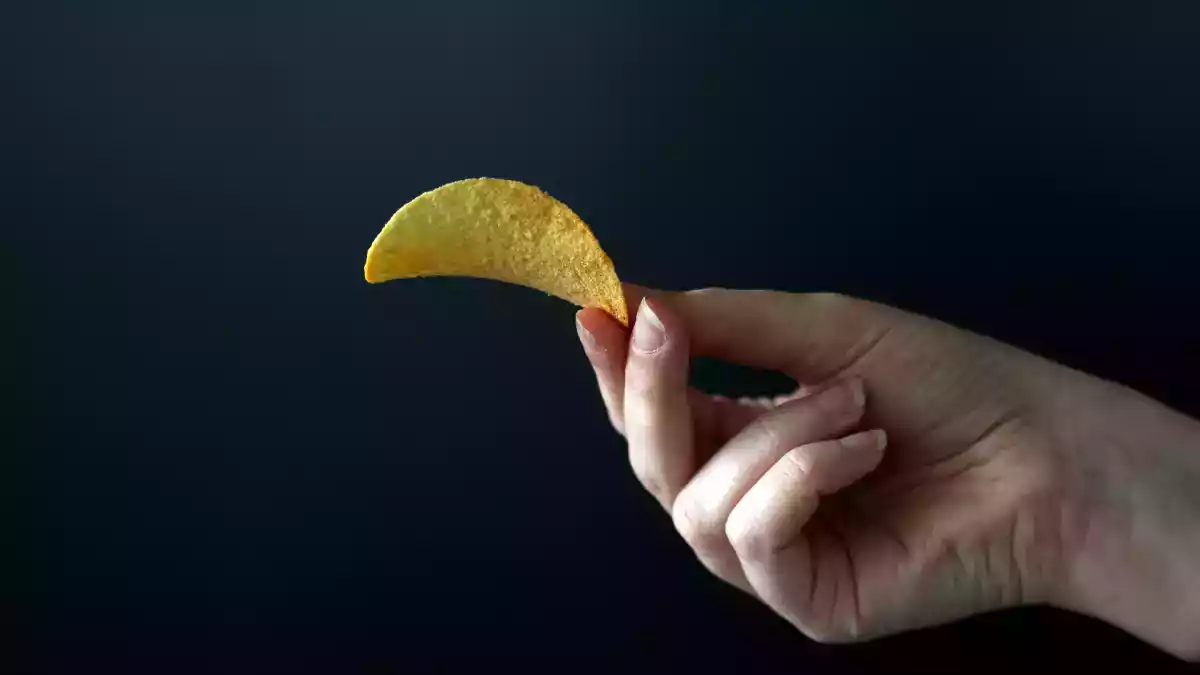 Pringles hakkında ne düşünüyorsunuz? İşte böylesine tuhaf bir şeklin şaşırtıcı nedeni!
