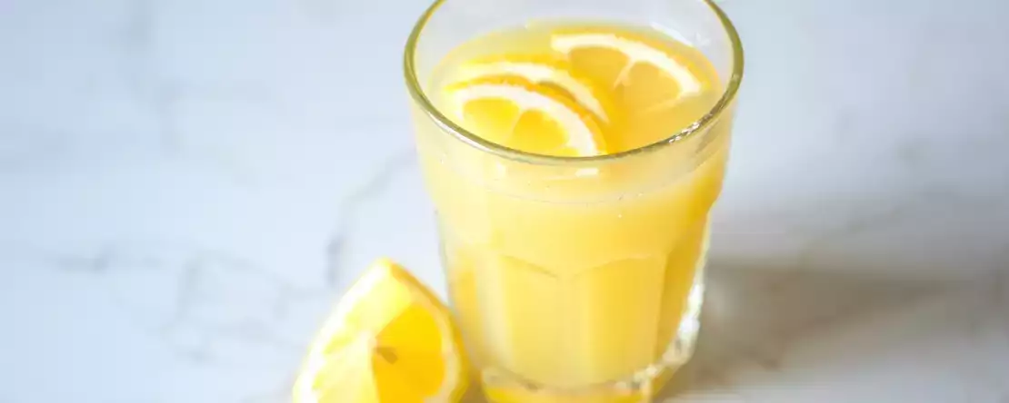Aç karnına limon suyu içmek sizi gerçekten zayıflatır mı? Efsane mi gerçek mi?