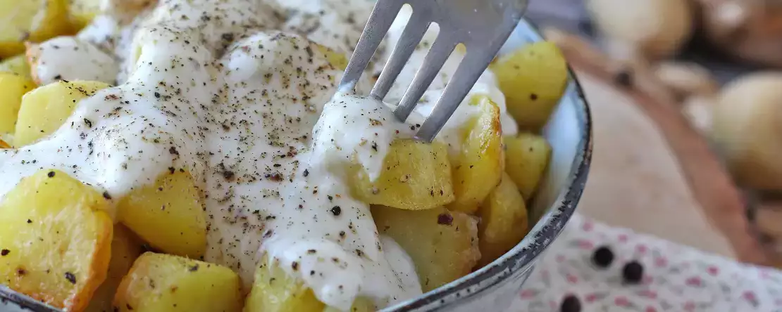 Fırında cacio e pepe patates: hiç denemediğiniz kadar kremalı!