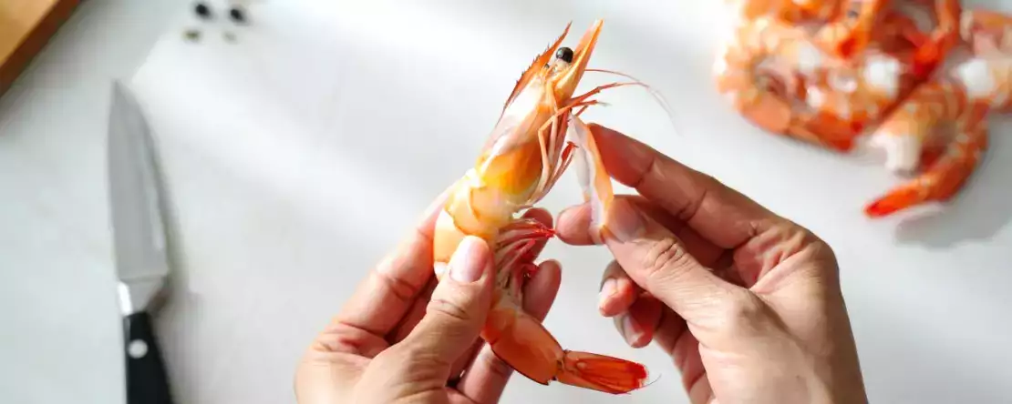 Bu, hayatınızı sonsuza dek değiştirecek basit karides temizleme hilesi