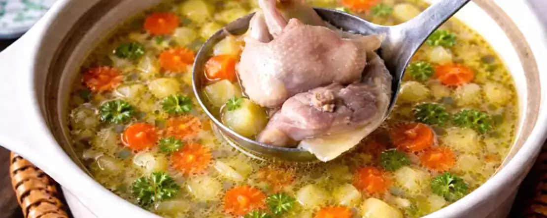 Tavuğun en çok kolajen, lezzet ve inanılmaz tarifler içeren kısımlarını (farkında olmadan) çöpe atıyorsunuz