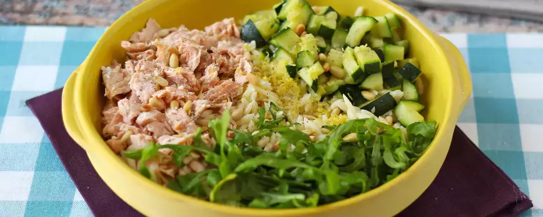 Orzo veya risoni: Bu küçük makarna nedir ve çorbalarda, salatalarda ve kremalı yemeklerde neden bu kadar işe yarar?