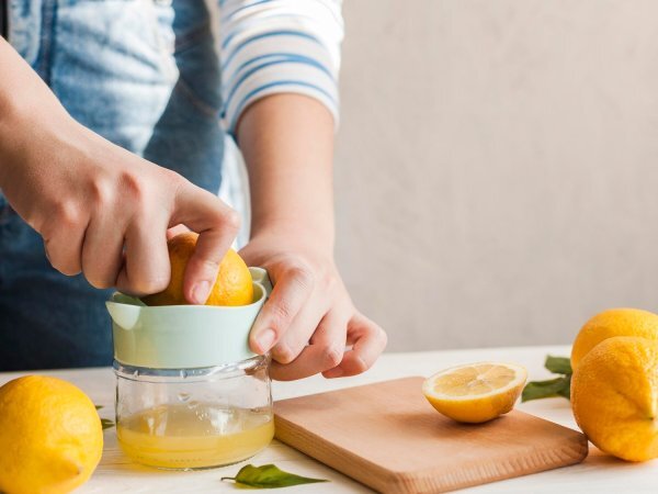 Limondan daha fazla meyve suyu nasıl çıkarılır: Hızlı ve kolay ipuçları