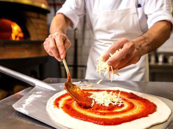 Geleneksel mozzarellaya elveda mı? İşte pizzaya vegan peynir geliyor