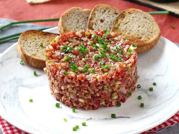 Yazın açık hava yemekleriniz için mükemmel 7 soğuk meze