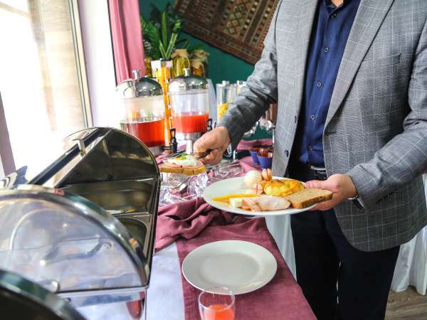 Yiyebildiğin kadar ye büfesinden pişmanlık duymadan ve şımarmadan nasıl kurtulabilirsin?