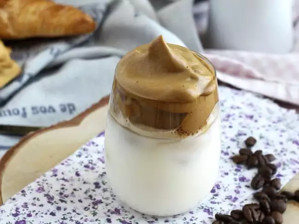 Yaz için soğuk demleme kahve tarifleri: frappuccino'dan affogato'ya, kolay ve orijinal fikirler
