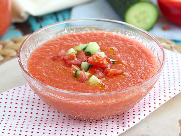 İspanya'ya gittiyseniz mutlaka tatmışsınızdır: İşte evde 10 dakikada gerçek gazpacho nasıl yapılır!
