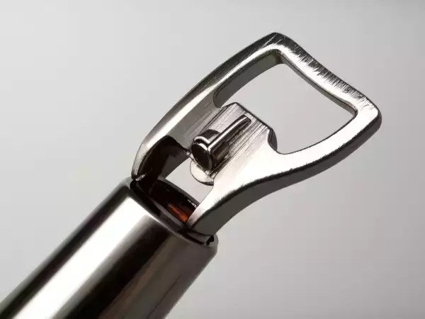 Tirbuşonunuz mu bitti? Endişelenmeyin: Bu acil durum teknikleri aperatiflerinizi kurtaracak