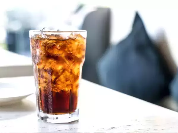 Araştırmacıların şekerli alkolsüz içecekler hakkında keşfettikleri, mikrobiyota hakkında bildiğimizi sandığımız her şeyi değiştiriyor