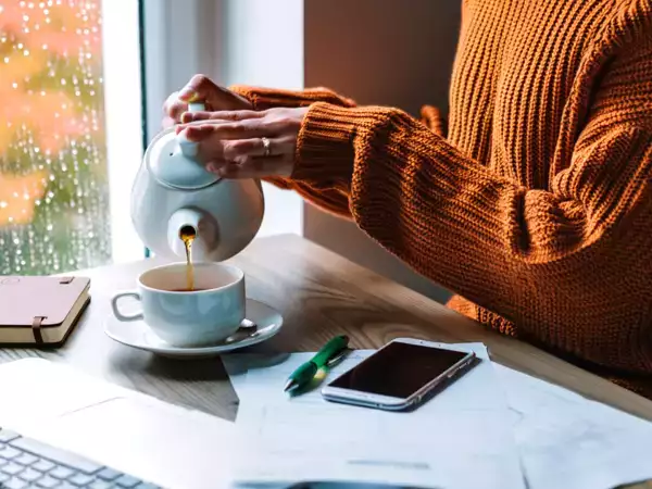 Soğukta su içtiğinizi sanıyorsunuz... ama çay gerçekten suyun yerini tutabilir mi?