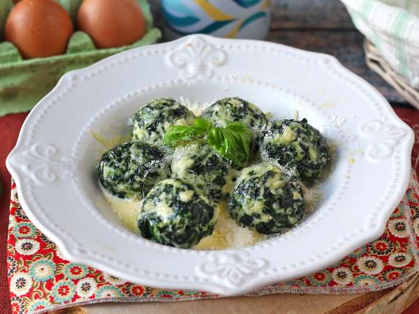 Önceden hazırlanması kolay (ve masada her zaman harika görünen) 12 fırınlanmış tatil yemeği