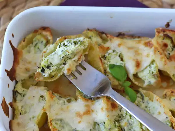 Ricotta, kabak ve limon ile doldurulmuş Conchiglioni: Paskalya yemeği için mükemmel kremalı ilk yemek