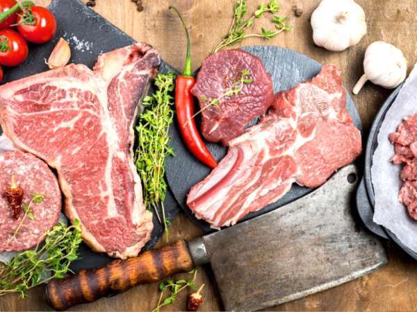 Et pişirilmeden önce neden her zaman buzdolabından çıkarılmalıdır (ve ne kadar süreyle)