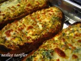 Tarif Izgarada pişmiş peynirli baharatlı kahvaltılık ekmekler