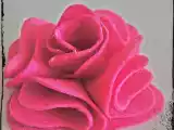 Tarif Bi̇r pi̇zza bi̇r çi̇çek bi̇r etki̇nli̇k..