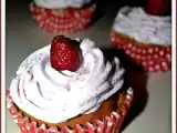 Tarif Çi̇lekli̇ muffi̇n