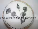 Tarif Gül desenli̇ zencefi̇lli̇ kurabi̇yeleri̇m
