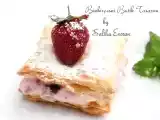 Tarif Çilek kremalı milföy pasta